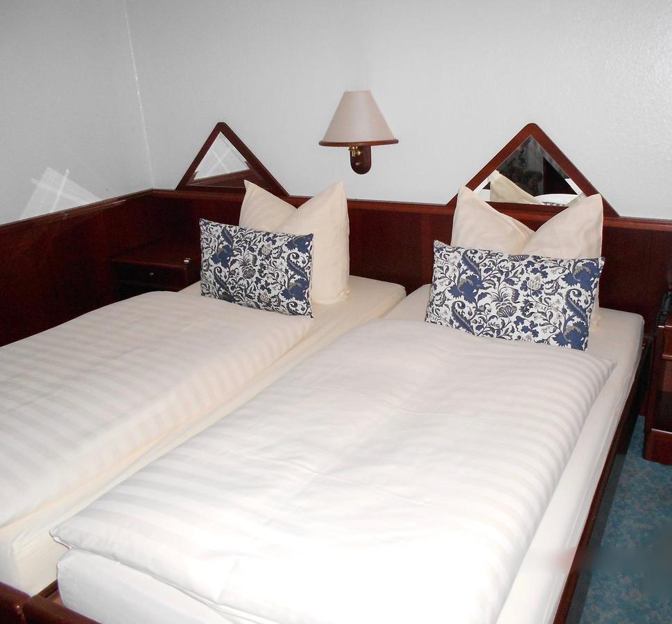Hotel Froschkoenig Battenhausen ภายนอก รูปภาพ